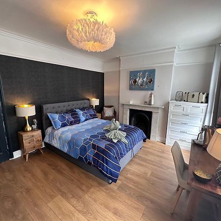 Large Bedroom In Beautiful House London Luaran gambar